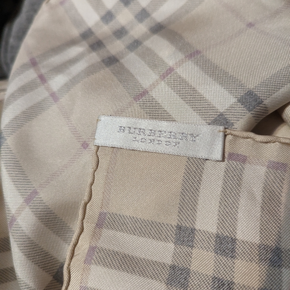 BURBERRY 100% Silk Checkers Scarf Like New! - Picture 3 of 9